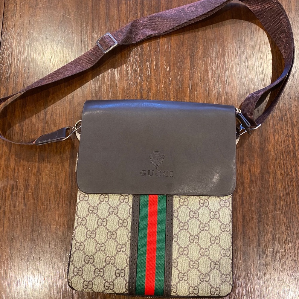 KNOCKOFF GUCCI crossbody bag